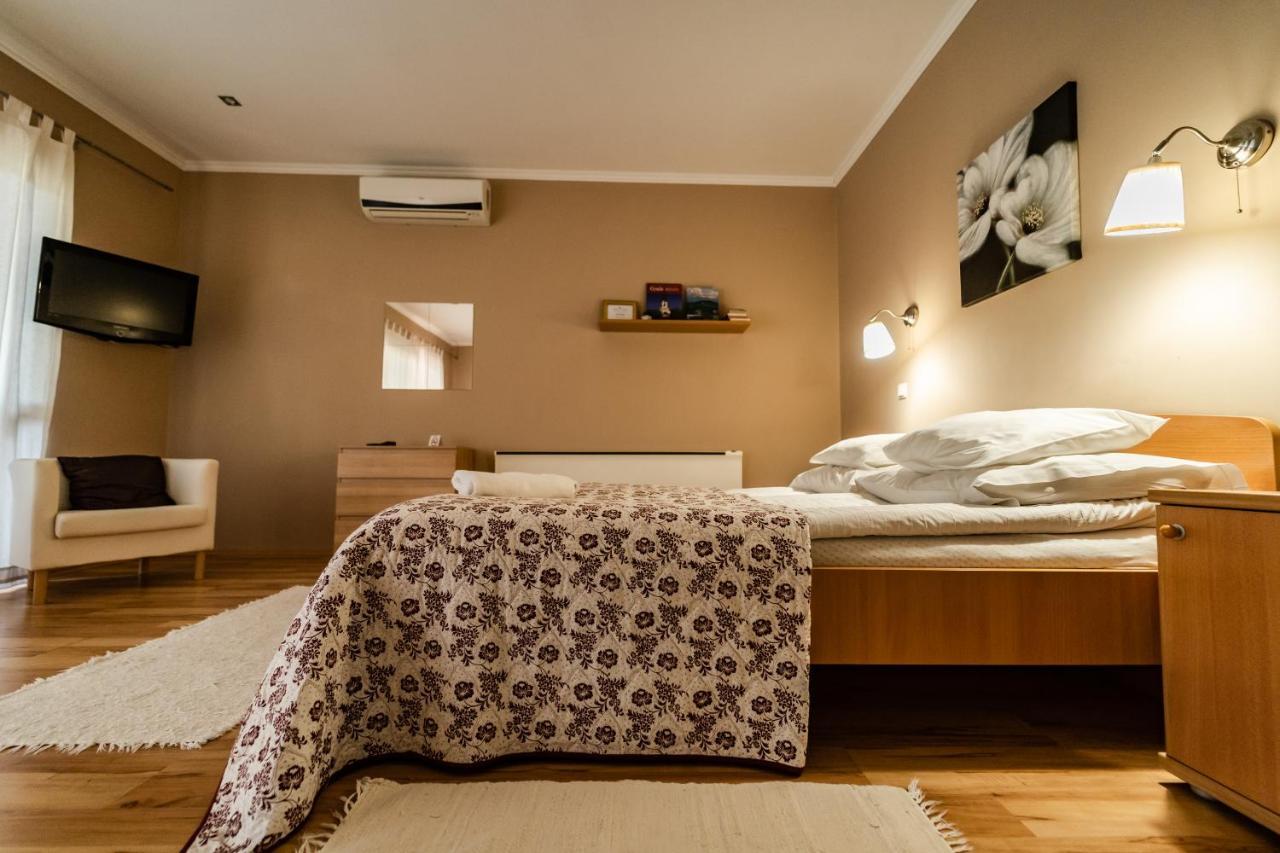 Villa Viola Apartmanház Gyula Kültér fotó